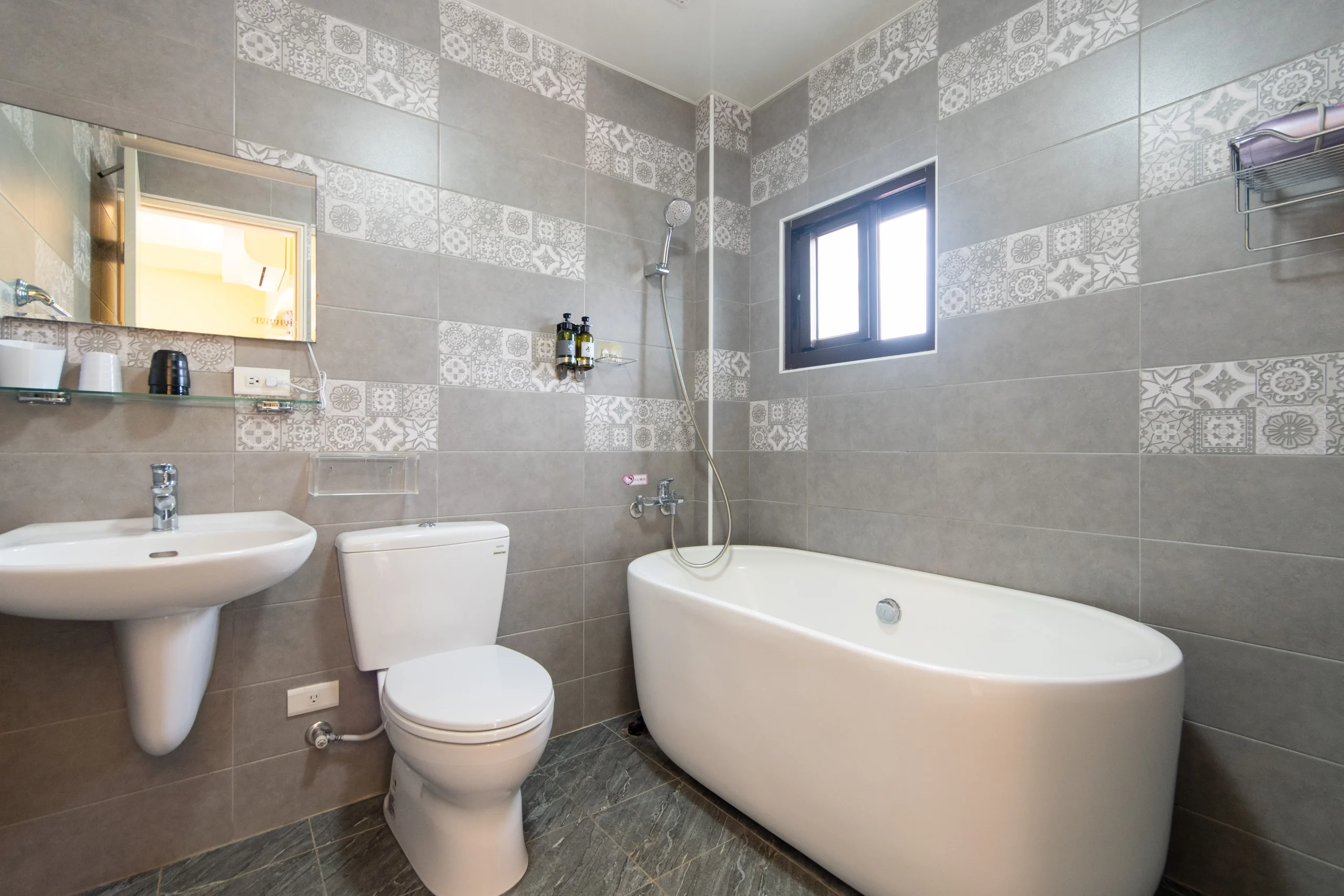 穗雲天親子民宿_三人套房浴廁1